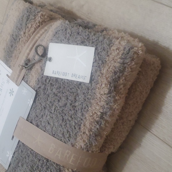 Barefoot Dreams CozyChic Variegated Stripe Blanket Throw NEW Tan/Warm Gray - Picture 4 of 5